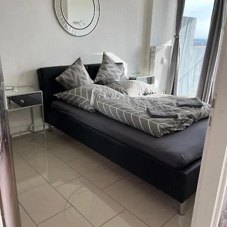 Suite-xxi View Hotelturm *