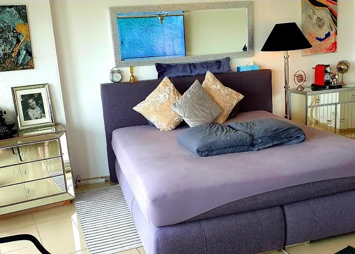 Suite-xxi View Hotelturm *