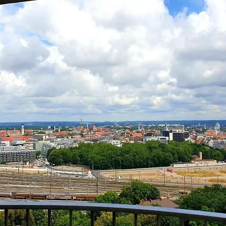 Suite-xxi View Hotelturm *