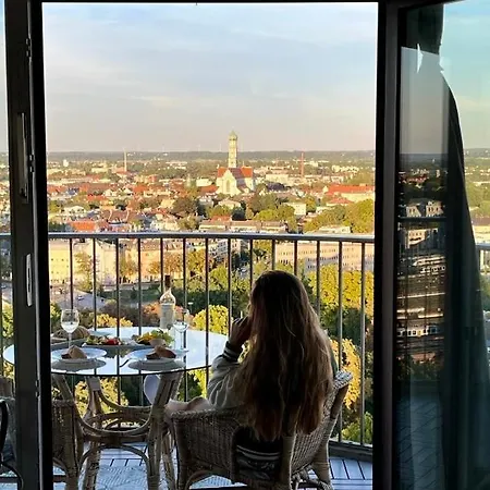 Suite-xxi View Hotelturm *