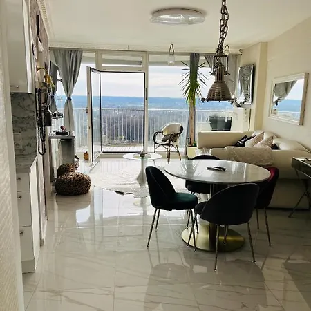 Suite-xxi View Hotelturm Апартаменти Аугсбург